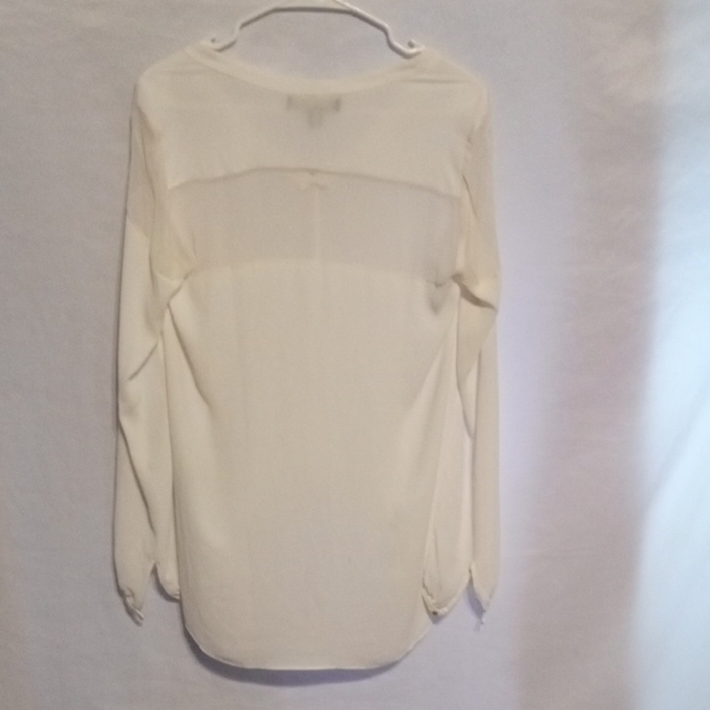 Elizabeth and James Flowing White   W/Cream Cream Sheer 1/4 Back Blouse - Picture 3 of 6